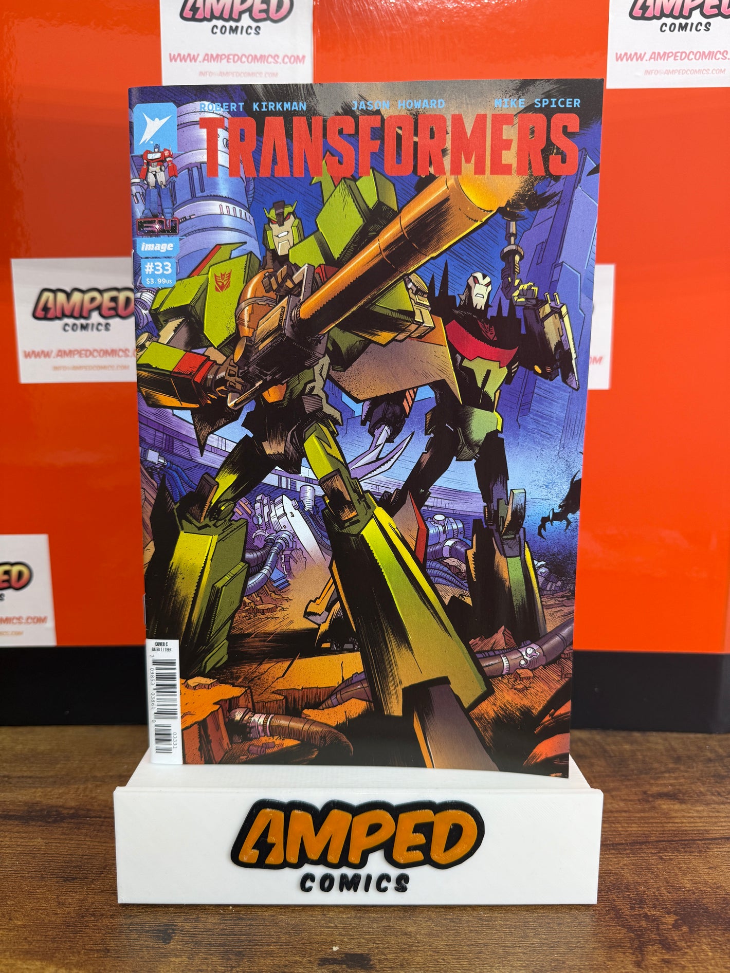 TRANSFORMERS #33 CVR C JASON HOWARD & ANNALISA LEONI CONNECTING VAR