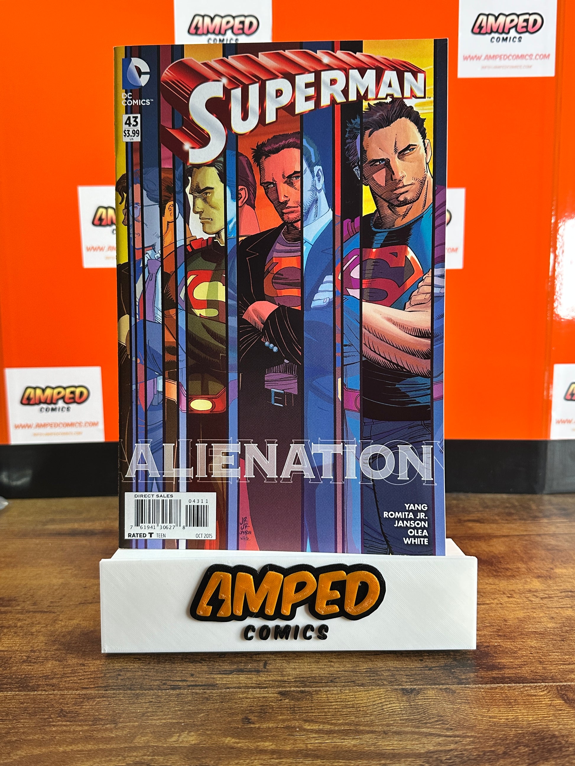 Superman 43 (Oct 2015) DC Comics Alienation Yang Romita Jr.