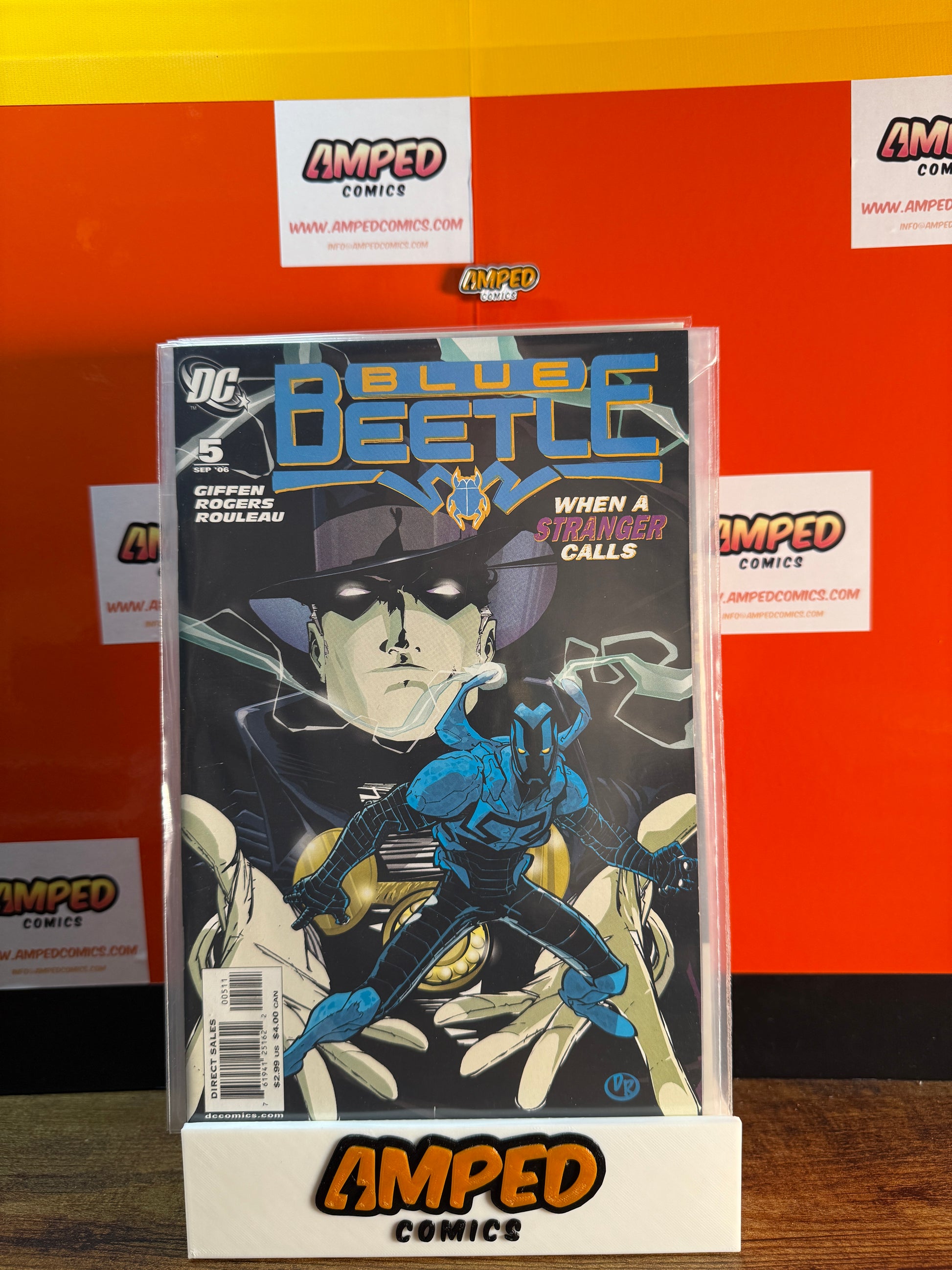 Blue Beetle 5 (Sep 2006) DC Comics - Giffen, Rogers, Rouleau