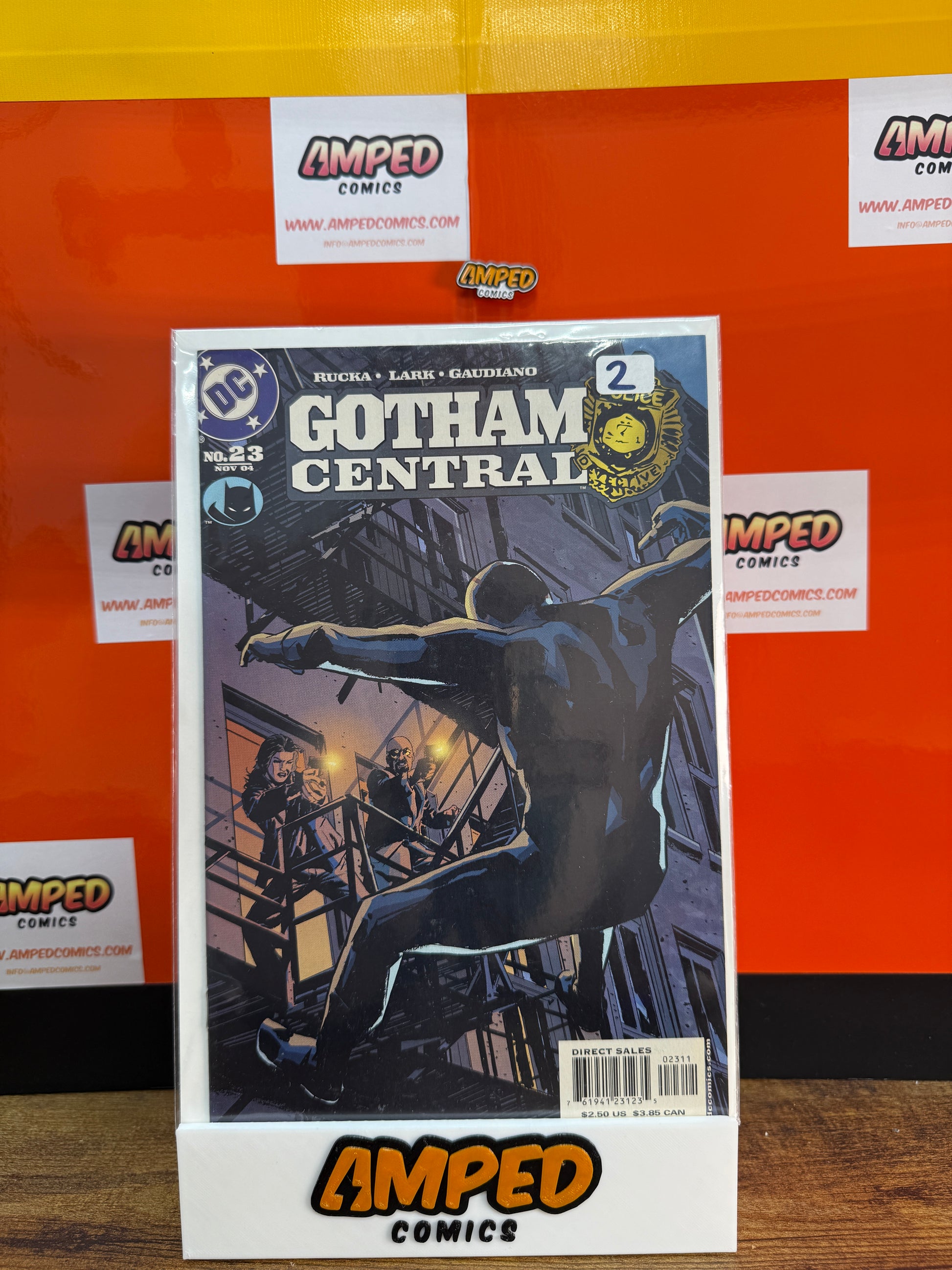 Gotham Central 23 DC Comics Nov 2004 Rucka Lark Gaudiano