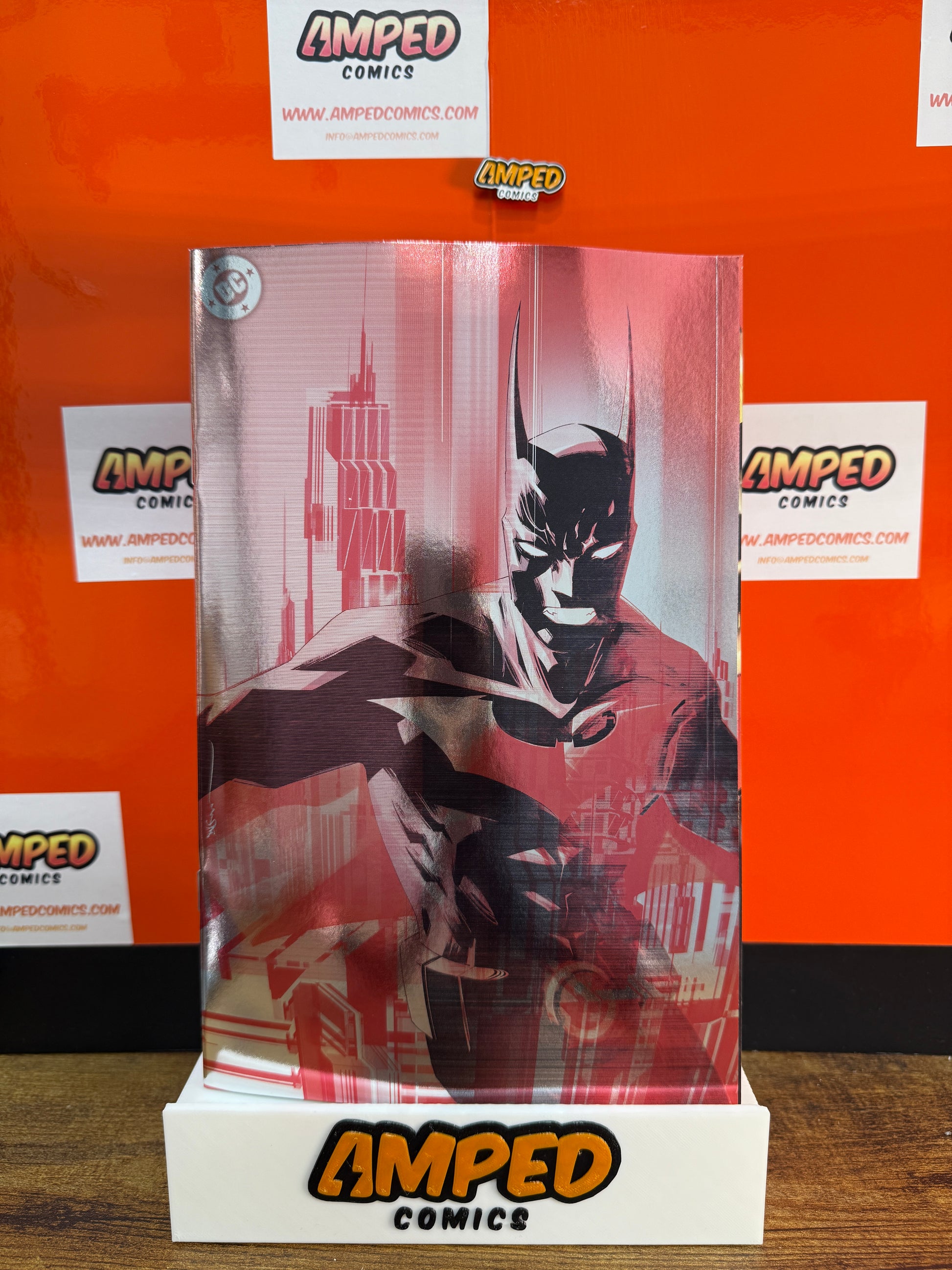 BATMAN STATIC BEYOND #1 (OF 6) CVR D DUSTIN NGUYEN FOIL VAR