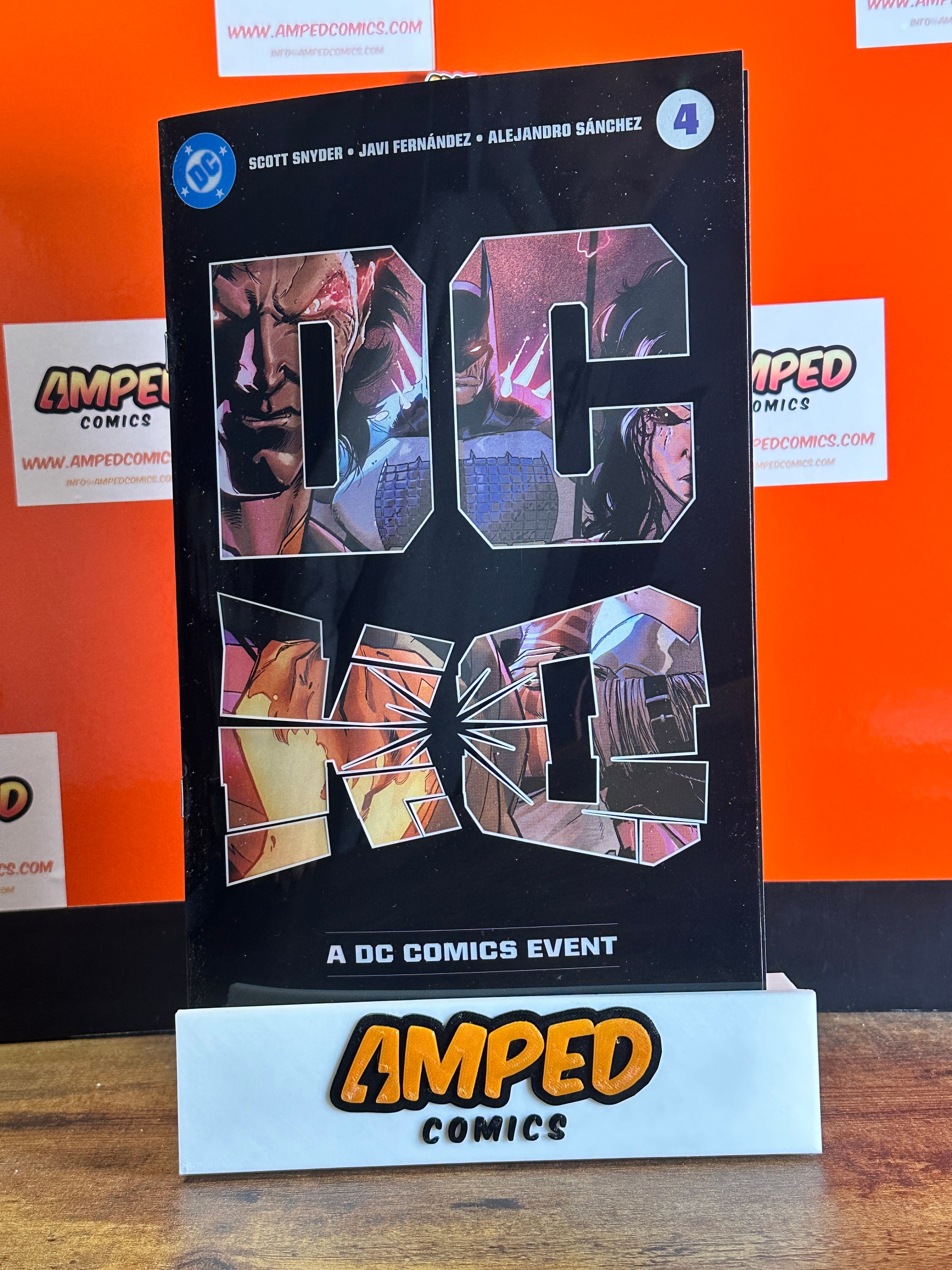 DC KO 4 by DC Comics (Scott Snyder, Javi Fernandez, Alejandro Sanchez)