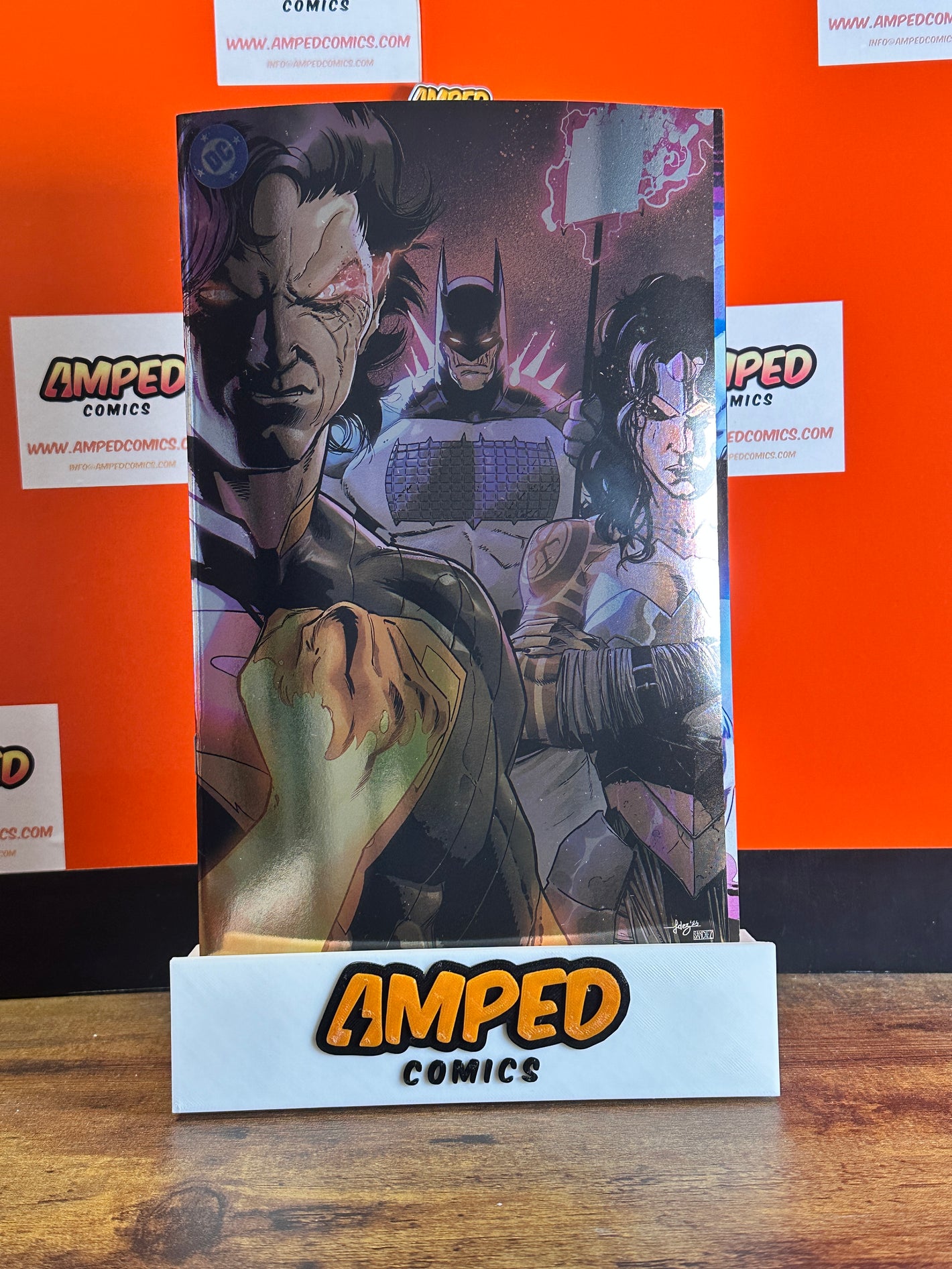 DC KO 4 FERNANDEZ & SANCHEZ VARIANT FOIL COVER