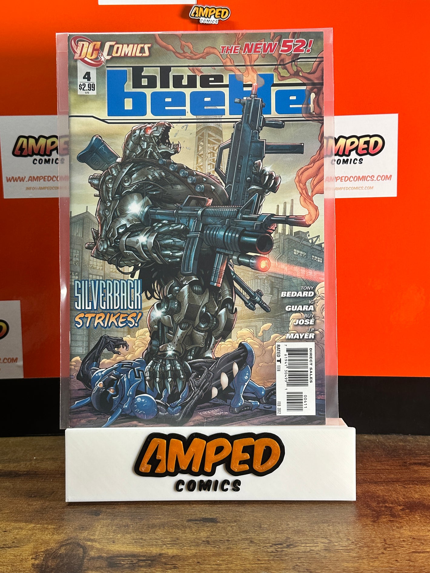 Blue Beetle 4 (2012) DC Comics - Silverback Strikes The New 52