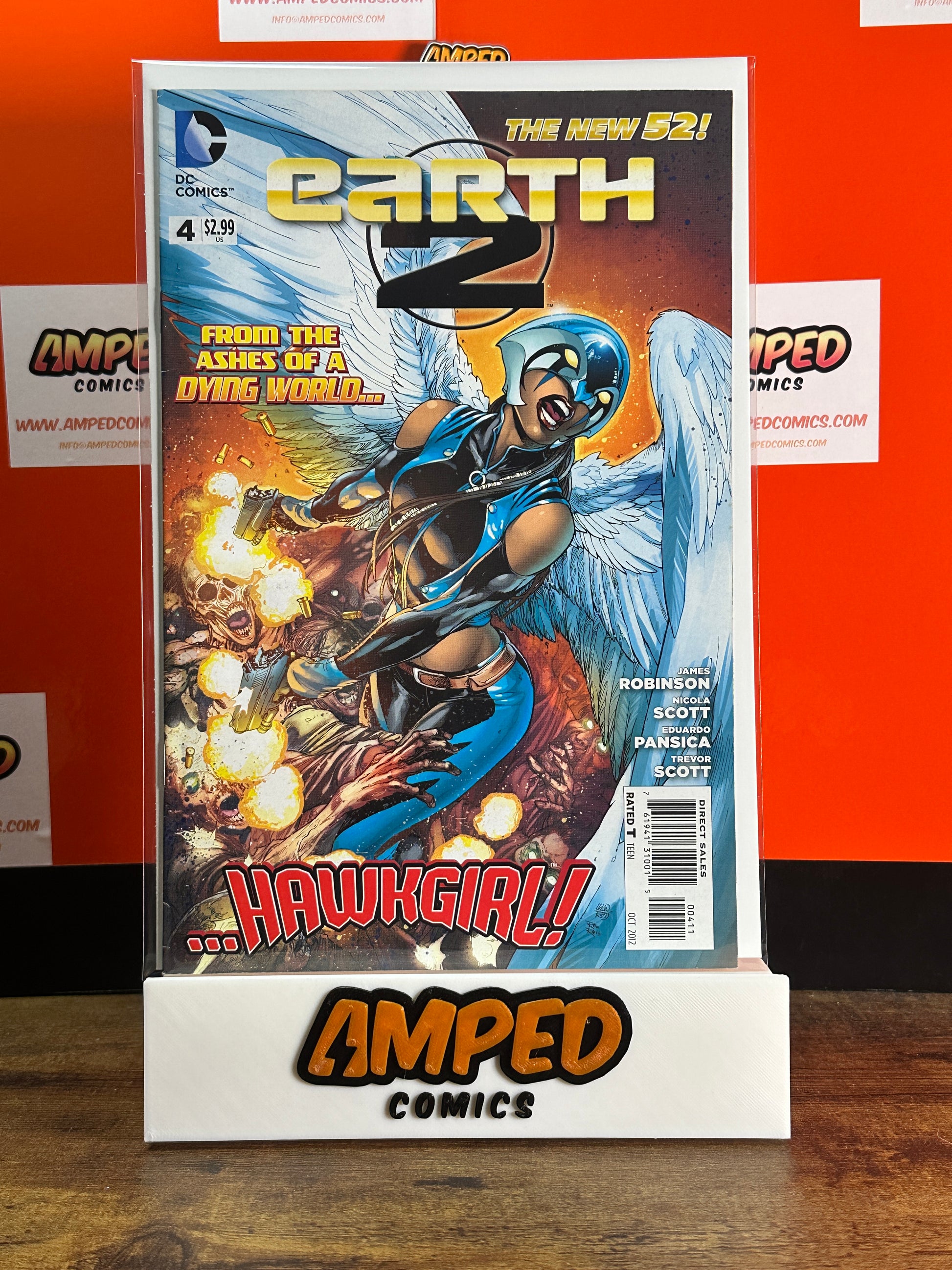 Earth 2 4 (2012) DC Comics - Hawkgirl Appearance