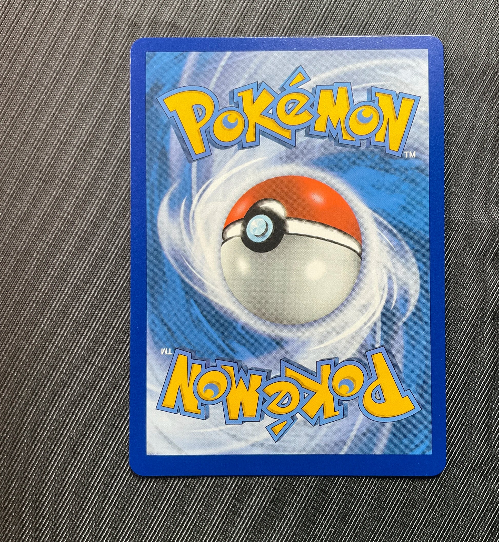 Boltund VMAX 104/264 Holo Rare - Fusion Strike Pokemon Card