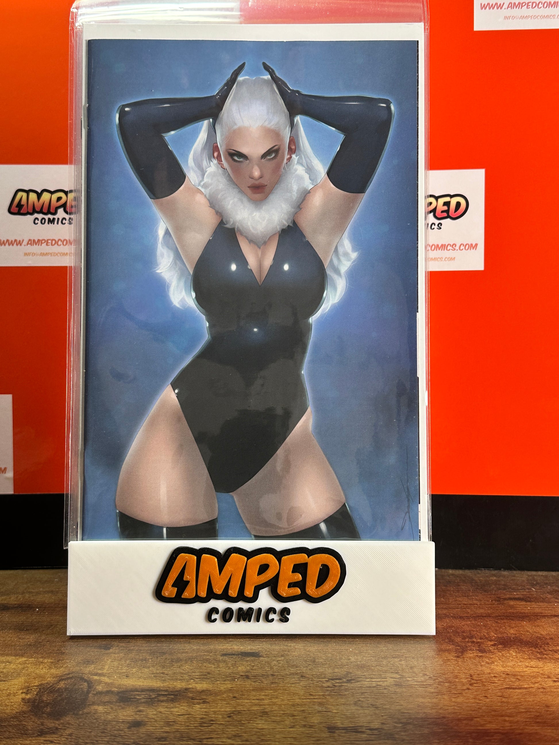 BLACK CAT #1 (2025) JEEHYUNG LEE 1:200 VIRGIN VARIANT - MARVEL COMICS