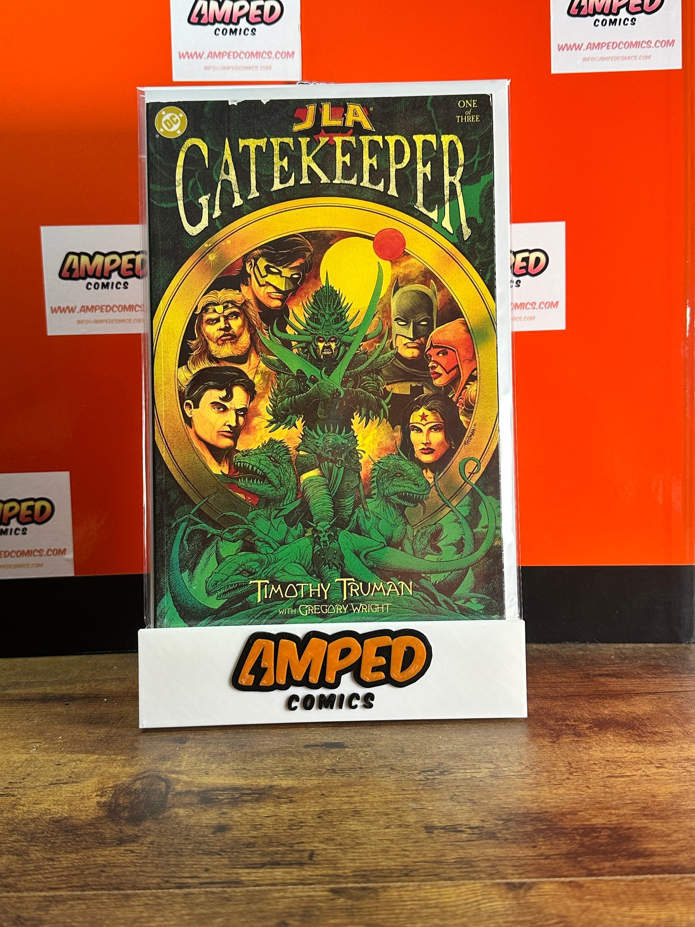 JLA Gatekeeper 1 (One of Three) DC Comics 1999 (NICKs ON TOP COVER)