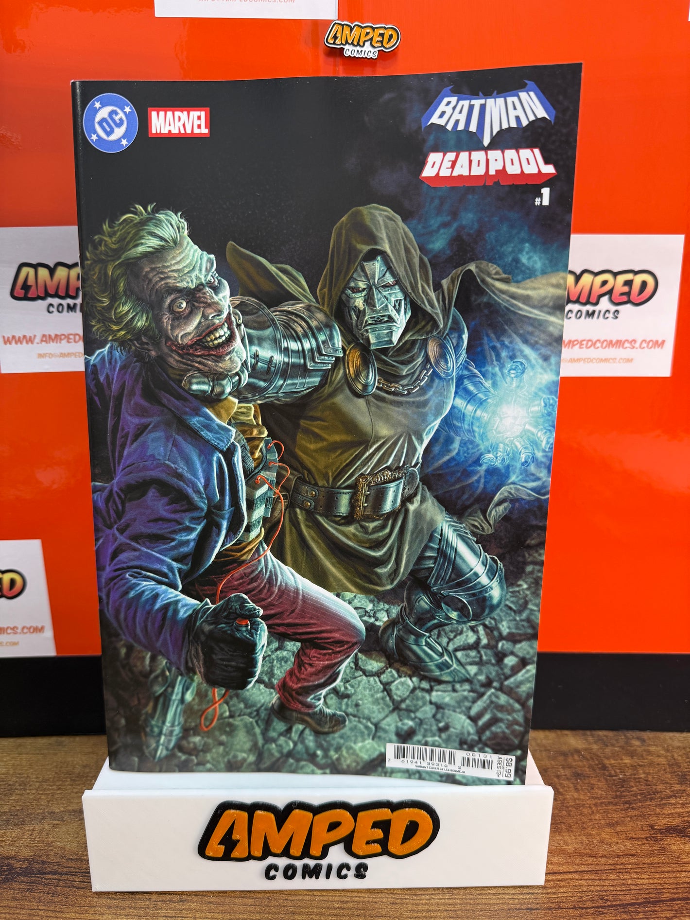 DC MARVEL BATMAN DEADPOOL #1 (ONE SHOT) LEE BERMEJO JOKER DR DOOM CARD STOCK VAR