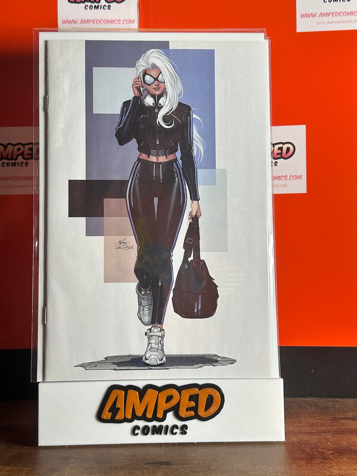 Black Cat #4 Inhyuk Lee Street-Verse Virgin Variant 1:50 Ratio Cover