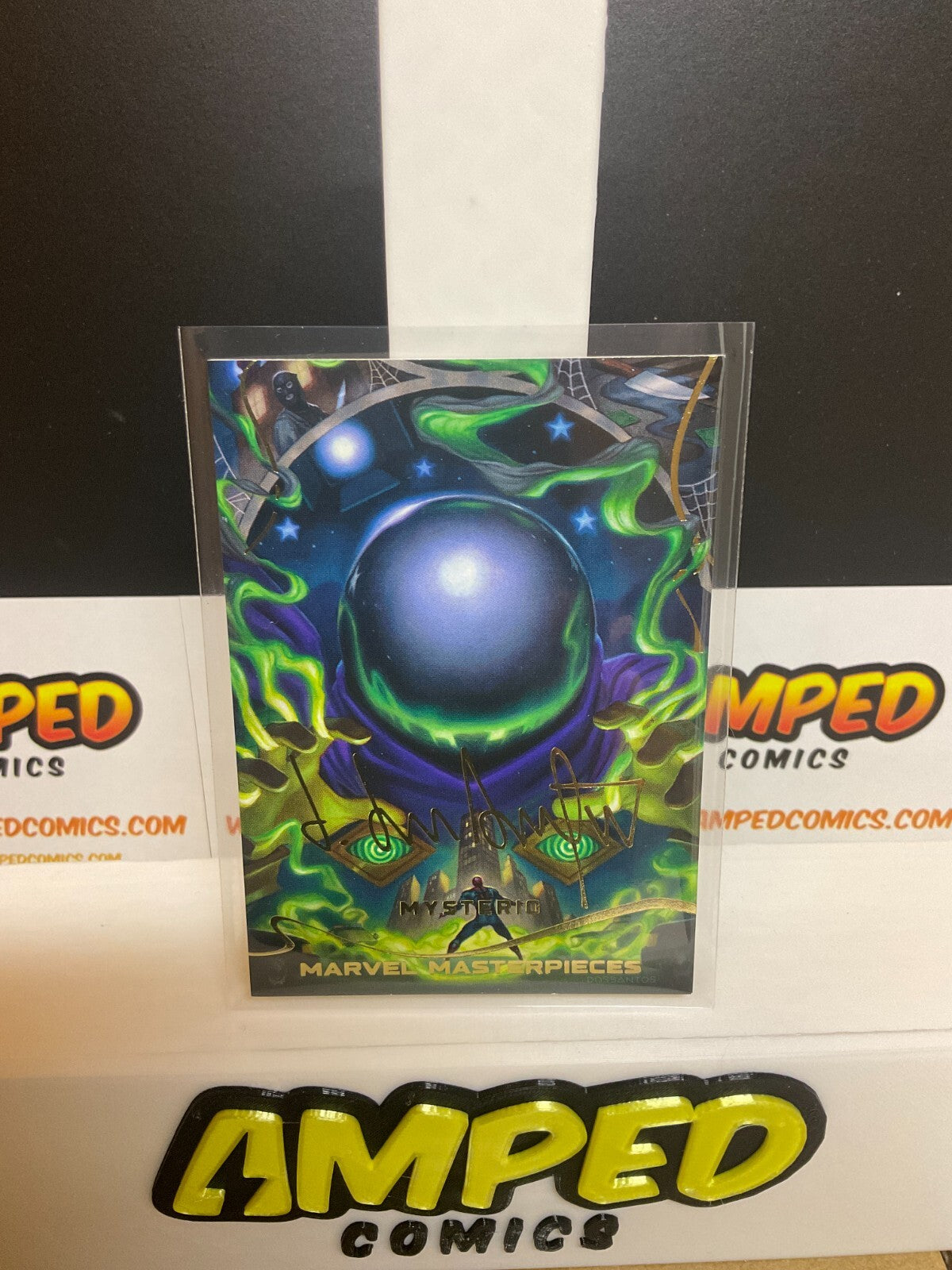 2022 Marvel Masterpieces 30 Mysterio Gold Signature Series