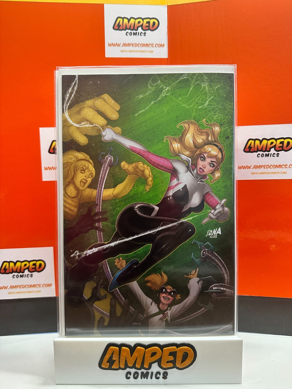 SPIDER-GWEN SHADOW CLONES 1 NM DAVID NAKAYAMA VIRGIN VARIANT EXCLUSIVE 2023