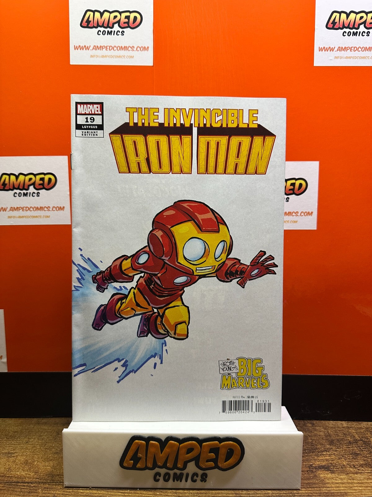 INVINCIBLE IRON MAN #1 | SKOTTIE YOUNG BIG MARVEL VARIANT