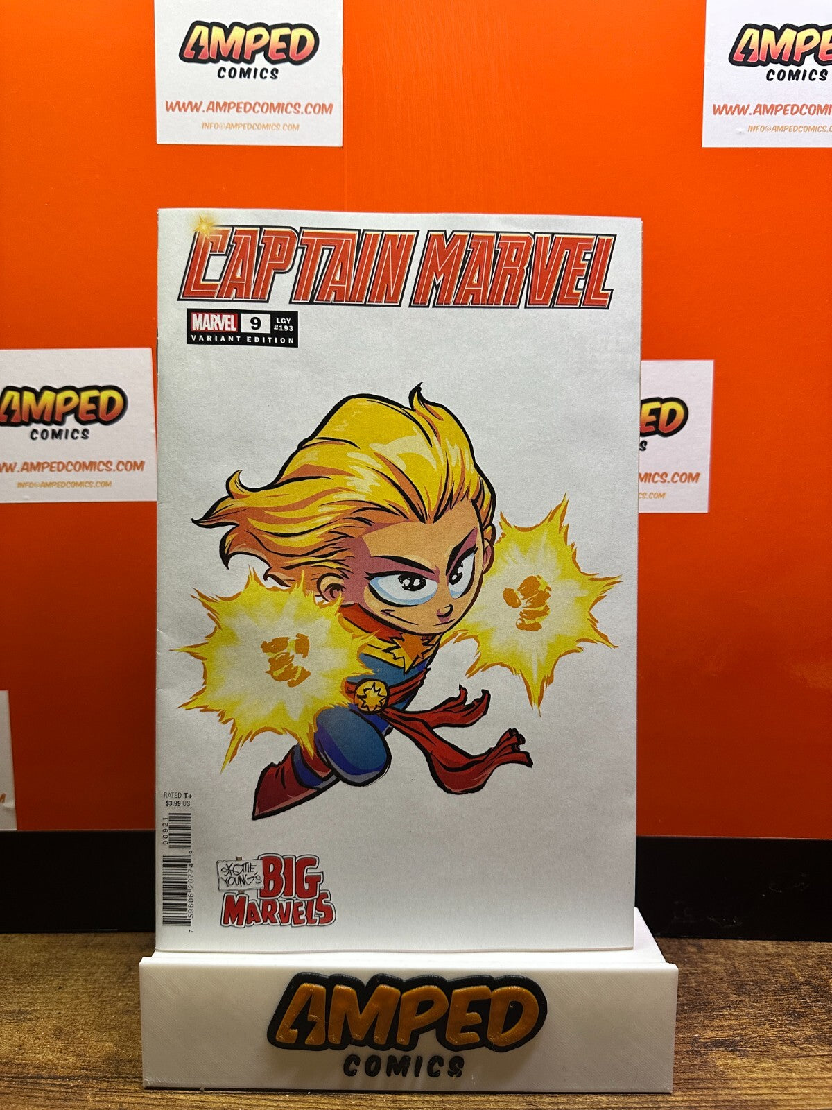CAPTAIN MARVEL #9 | SKOTTIE YOUNG BIG MARVEL VARIANT